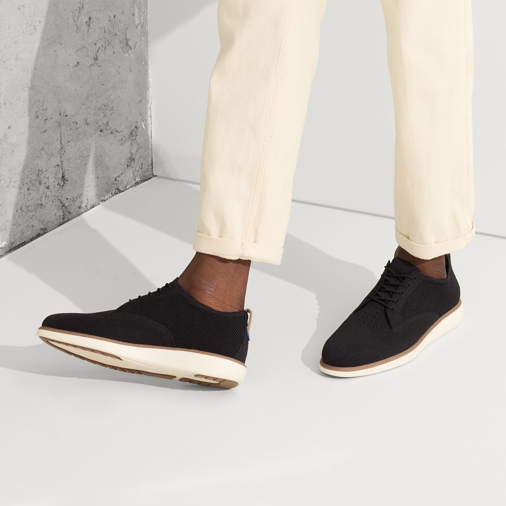 Alternative view of The Oxford   Black