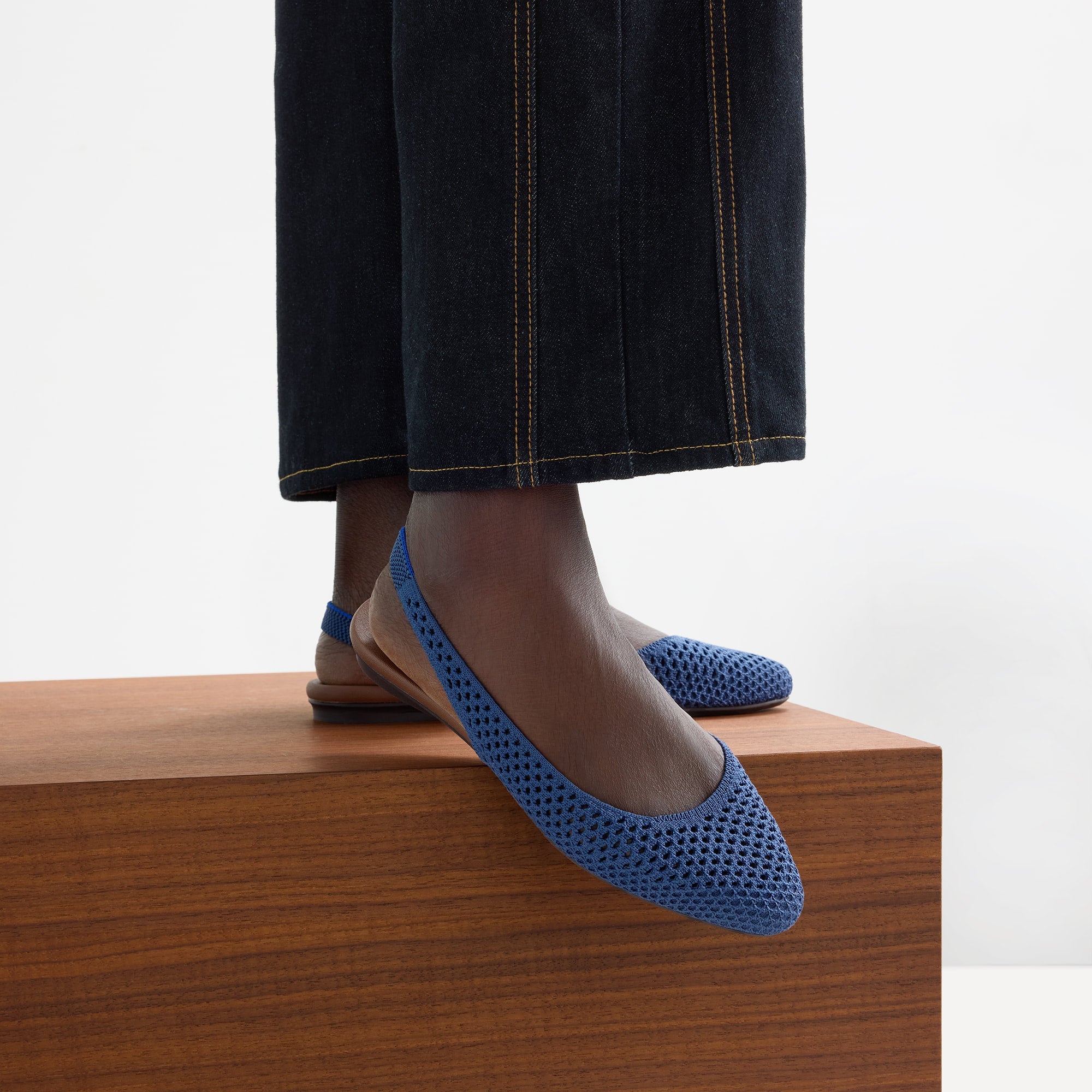 Alternative view of The Almond Slingback   Deep Sea Mesh